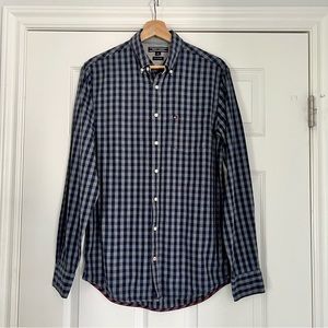 Tommy Hilfiger New York Fit Button Down Navy Plaid Shirt in Small